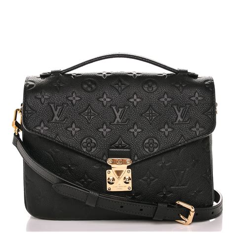 lv pochette black